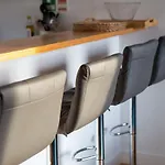 Lovelystay - Oren Duke's House