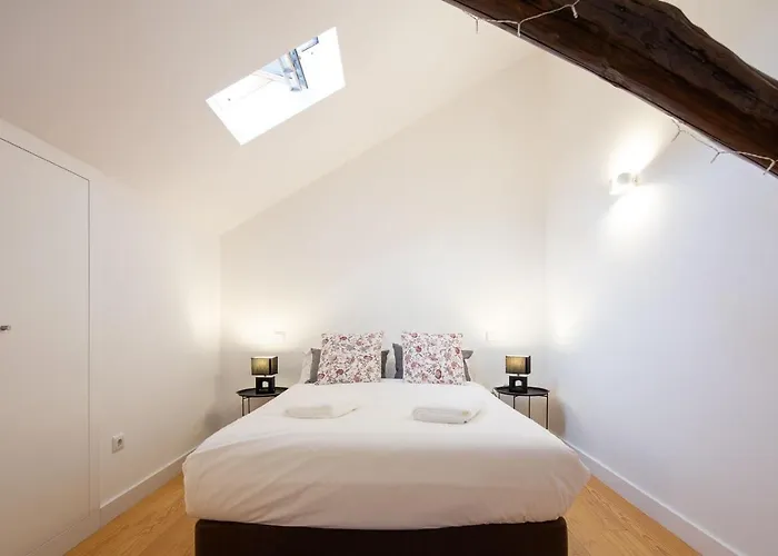 Lovelystay - Oren Duke's House